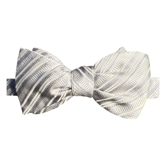 Calvin Klein Gray Patterned Bow Tie - Picture 2 of 8